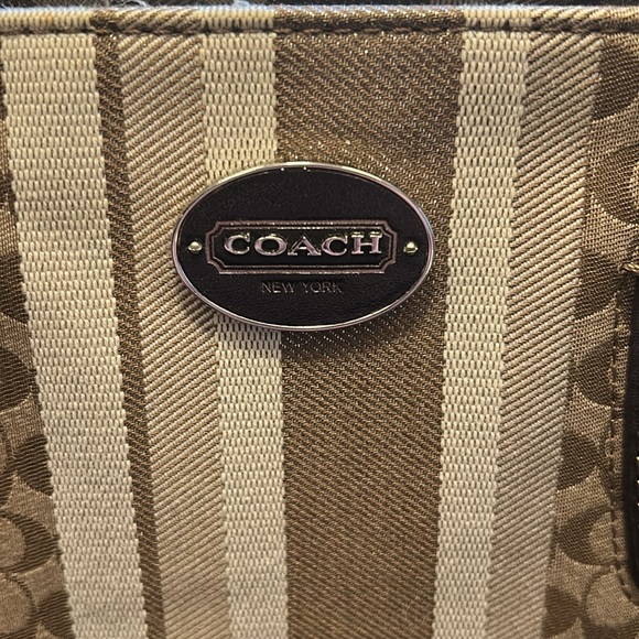 Coach Brown and Cream Elegant Tote Bag - Picture 2 of 10
